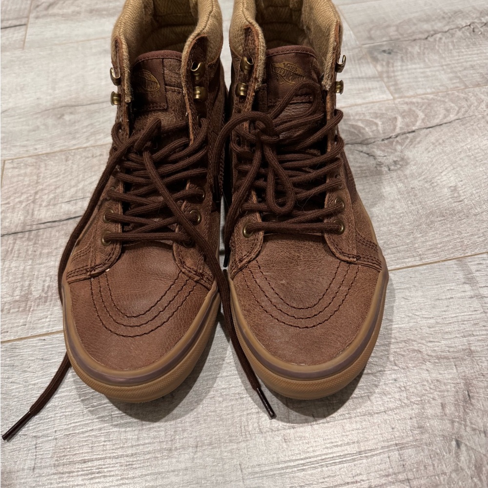 Women's Brown leather High-Top Sneakers
